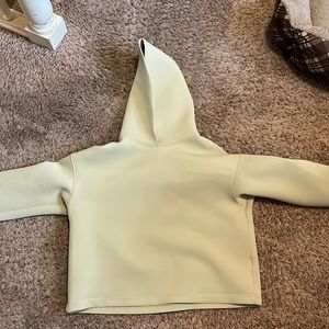Women’s Uniqlo Sweatshirt